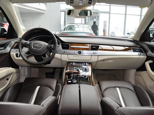 奥迪(进口) 奥迪A8 30FSI 中控台整体