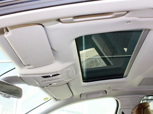 奥迪(进口)  奥迪A8 55TFSI 车顶内部特写