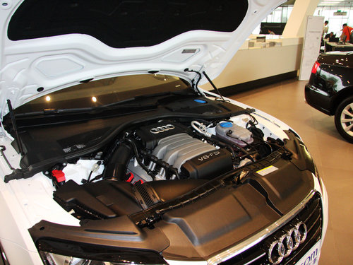 奥迪(进口) 35FSI quattro 发动机局部特写