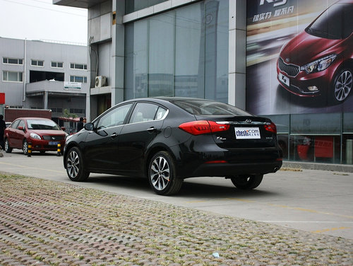 东风悦达起亚  起亚K3 1.6L AT 车辆左后45度视角