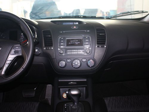 东风悦达起亚  起亚K3 1.6L AT 中控仪表台总特写