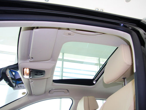 宝马(进口) 740Li 3.0T 车顶内部特写