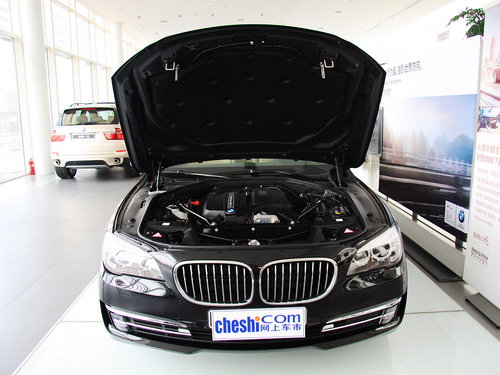 宝马(进口)  740Li 3.0T 车辆发动机舱整体
