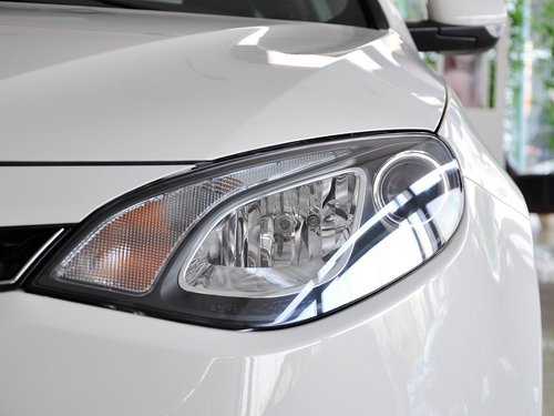 MG MG6 掀背 1.8L AT