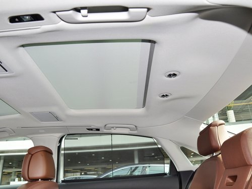 奥迪(进口)  奥迪A8 45TFSI quattro 第二排车顶上方