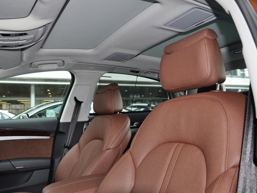 奥迪(进口) 45TFSI quattro 驾驶席座椅头枕特写