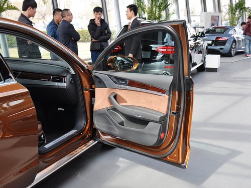 奥迪(进口) 45TFSI quattro 右前车门45度视角