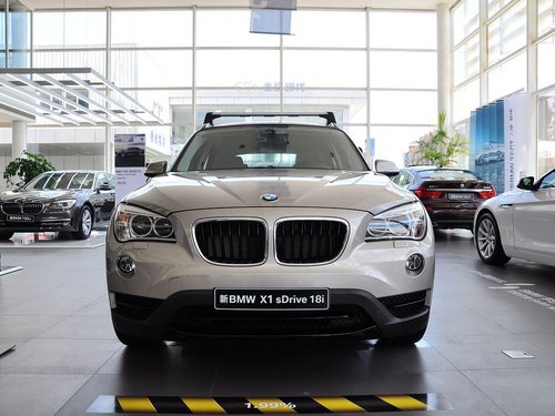 华晨宝马  sDrive18i 2.0L 车头正面视角