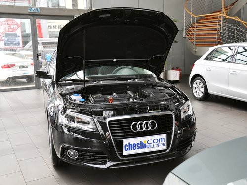 奥迪(进口)  Sportback 30TFSI 1.4T AT 车辆发动机舱整体