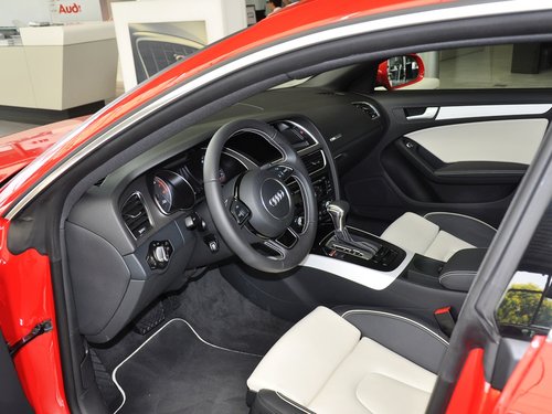 奥迪(进口) 2.0T 中控台左侧