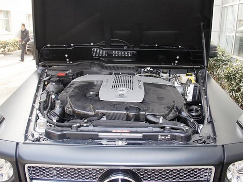 奔驰AMG  G65 6.0T 发动机局部特写