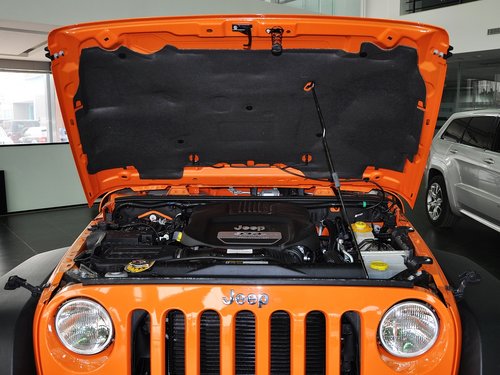 Jeep吉普  3.6L 发动机局部特写