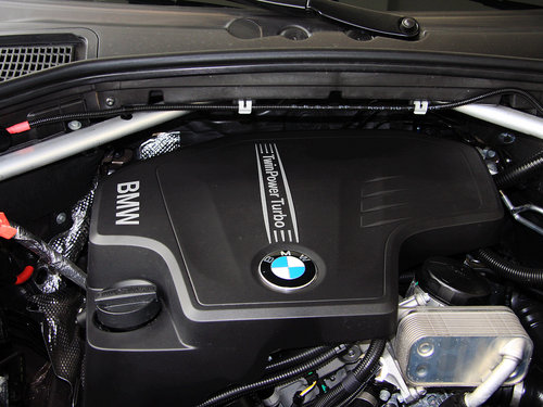 宝马(进口) 2.0T 发动机主体特写