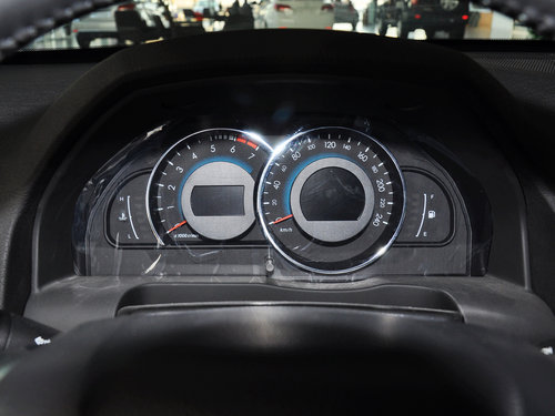 北京汽车(绅宝)  2.3T 自动 方向盘后方仪表盘