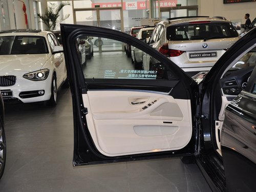 宝马(进口)  535i 3.0T AT 左前车门正视图