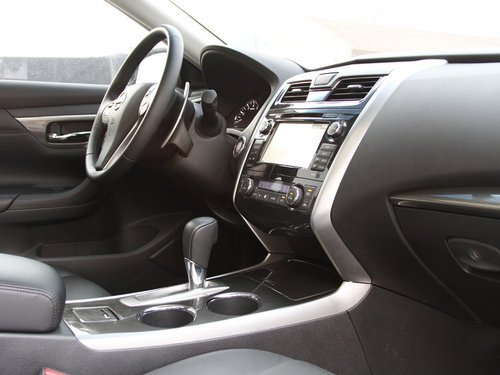 东风日产 天籁 2.5L CVT 中控台右侧