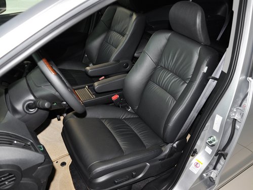 广汽本田  奥德赛 2.4L AT 驾驶席座椅前45度视图