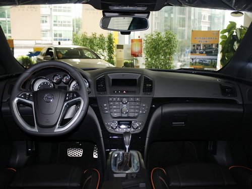 欧宝  2.0T 自动 中控台整体