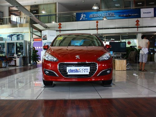 东风标致  308 2.0L AT 车头正面视角