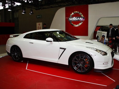 2014ղGTR ֳ165