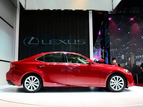 雷克萨斯  IS250 2.5L AT