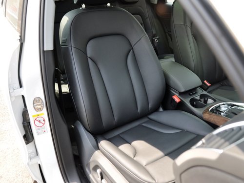 一汽奥迪 奥迪Q5 40 TFSI quattro 副驾驶席座椅45度特写