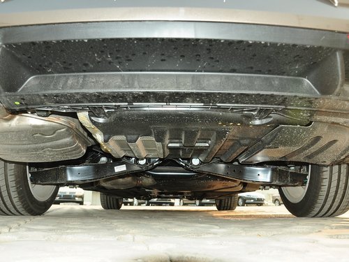 一汽-大众 1.8TSI DSG 后底部特写