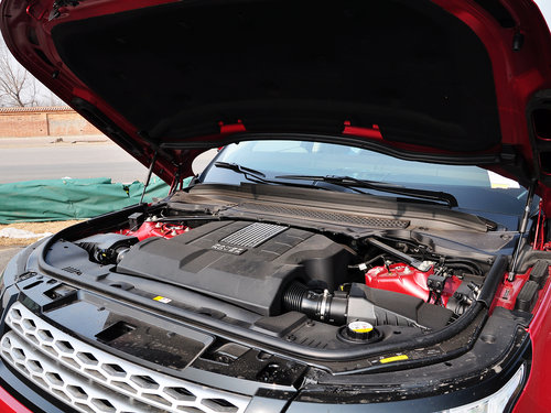 路虎  3.0T 自动 发动机主体特写