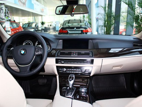 华晨宝马  3.0T 自动 中控台整体
