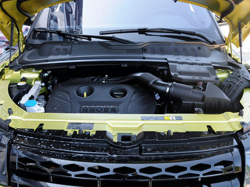 路虎  2.0T 发动机局部特写