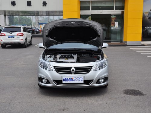 雷诺  2.0L CVT 车辆发动机舱整体