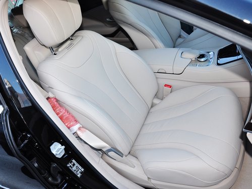 奔驰(进口)  S400L 副驾驶席座椅45度特写