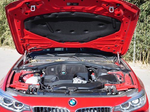 宝马(进口)  435i xDrive 发动机局部特写