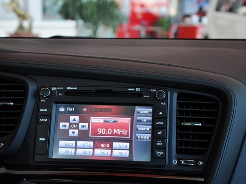 东风悦达起亚  2.0L AT 中控台中央特写