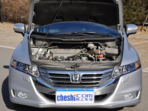 广汽本田  2.4L 自动 发动机局部特写