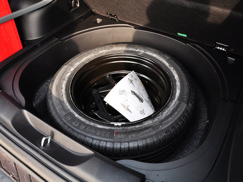 Jeep  2.4L 自动 备胎整体