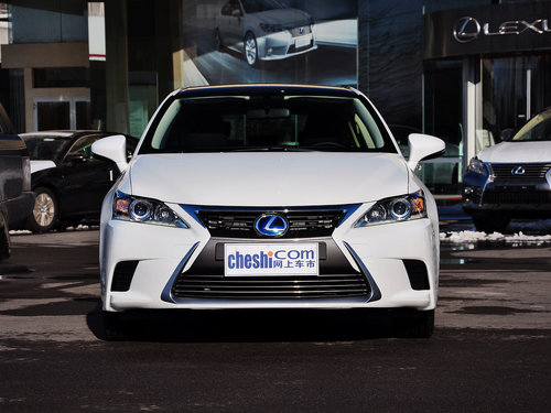 雷克萨斯 200h 1.8L CVT 车头正面视角