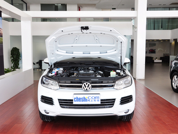 大众(进口) V6 TSI 车辆发动机舱整体