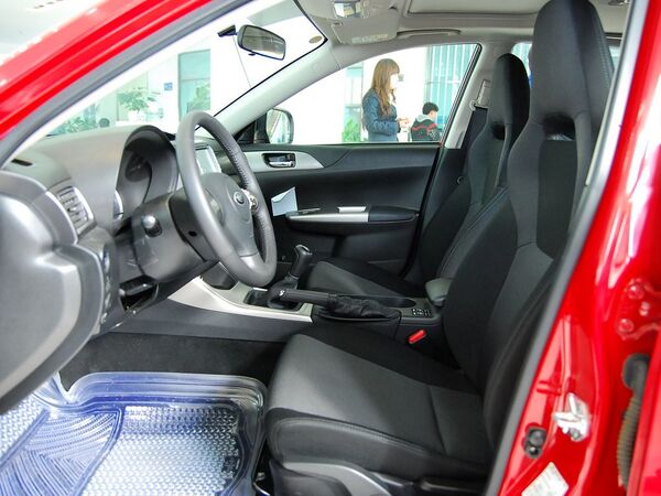 斯巴鲁  2.5T 手动 驾驶席座椅正视图