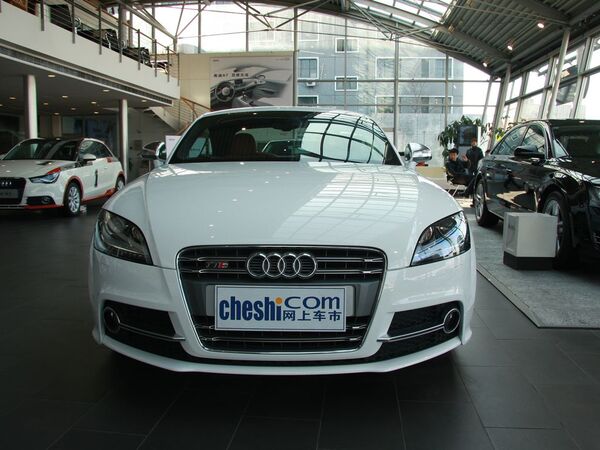 奥迪(进口) TTS 2.0T S-Tronic 车头正面视角