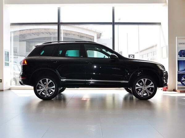 大众(进口) V6 TSI 车辆正右侧