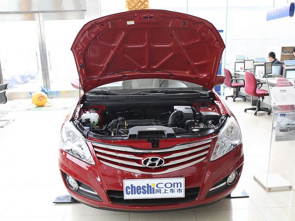 北京现代  1.6L 手动 车辆发动机舱整体