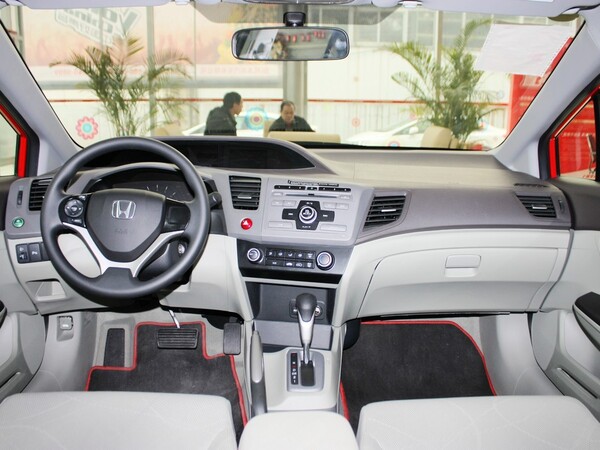 东风本田  1.8L 自动 中控台整体