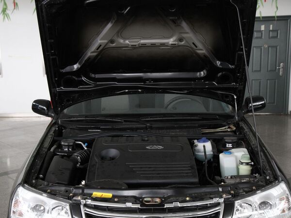 奇瑞汽车  1.5L 手动 发动机局部特写