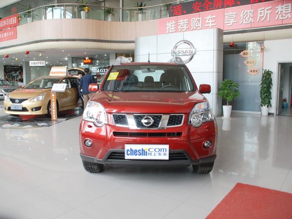 东风日产 2.5L CVT 车头正面视角