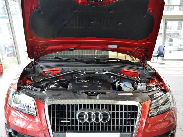 一汽奥迪  2.0TSI 发动机局部特写