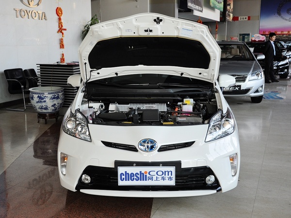 一汽丰田  1.8L CVT 车辆发动机舱整体