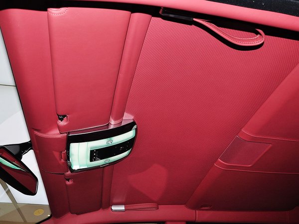 劳斯莱斯  6.7L 自动 车顶内部特写