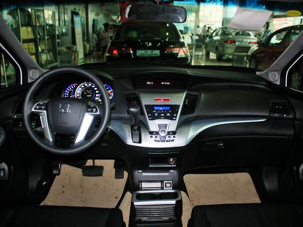 广汽本田  2.4L 自动 中控台整体