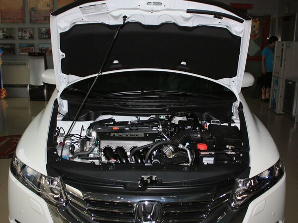 广汽本田  2.4L 自动 发动机局部特写